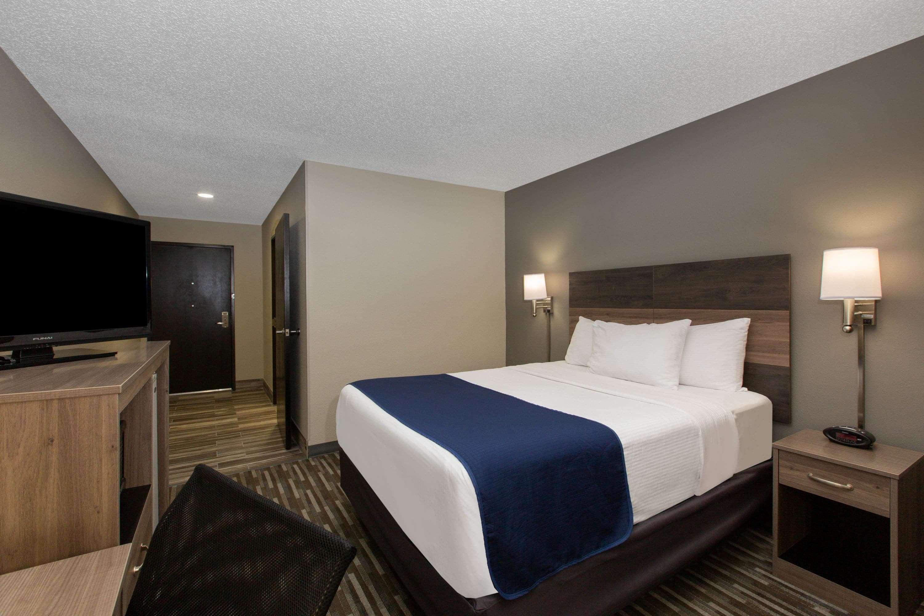 Days Inn & Suites By Wyndham Висконсин Делс Экстерьер фото