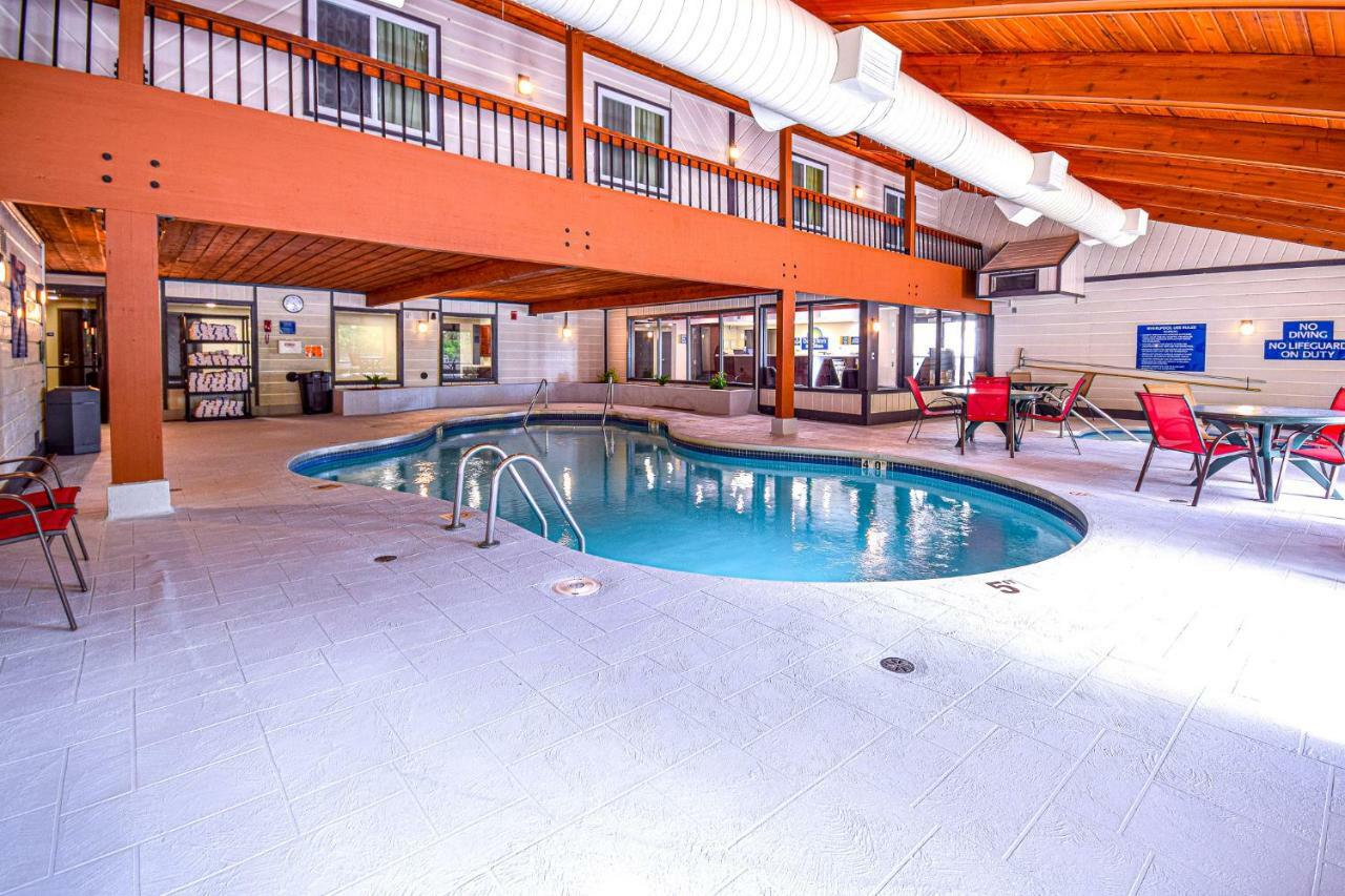 Days Inn & Suites By Wyndham Висконсин Делс Экстерьер фото