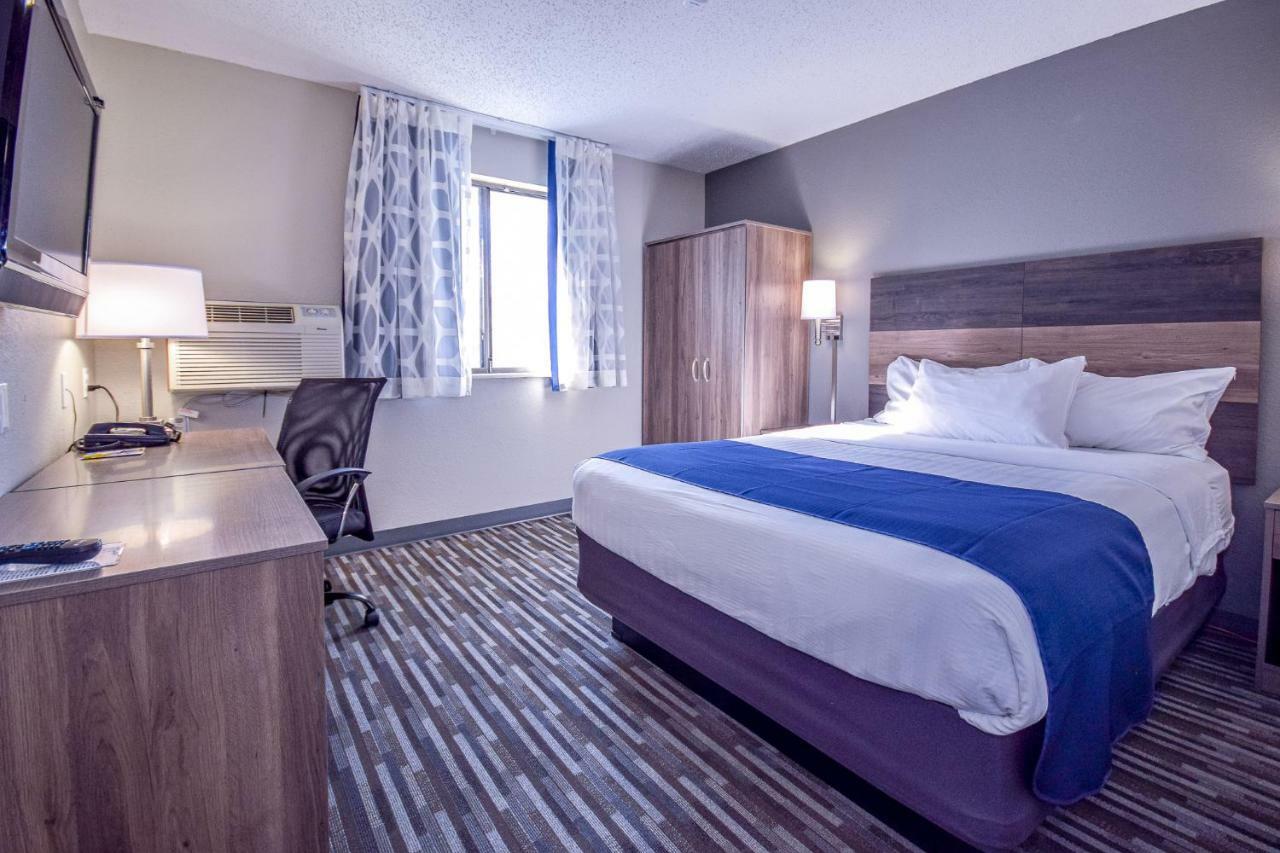 Days Inn & Suites By Wyndham Висконсин Делс Экстерьер фото