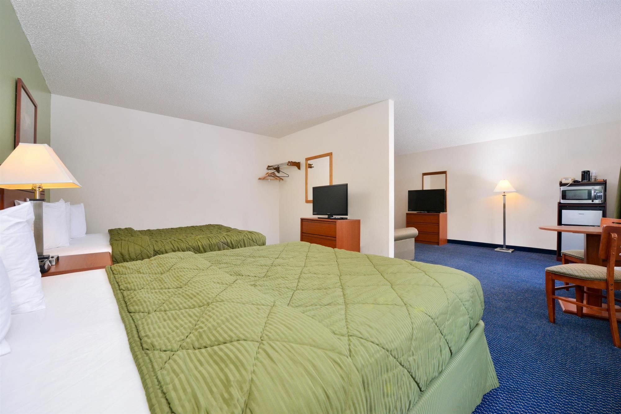 Days Inn & Suites By Wyndham Висконсин Делс Экстерьер фото